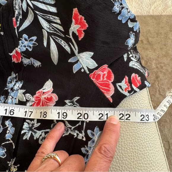 Hilary Radley Floral Drawstring Waist Tunic Top Flowy flowers black -L pleating - Picture 7 of 8